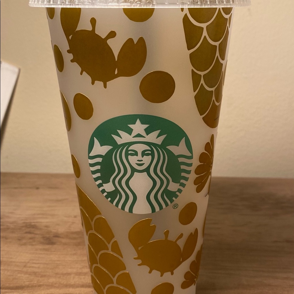 Mermaid tail Starbucks cup
